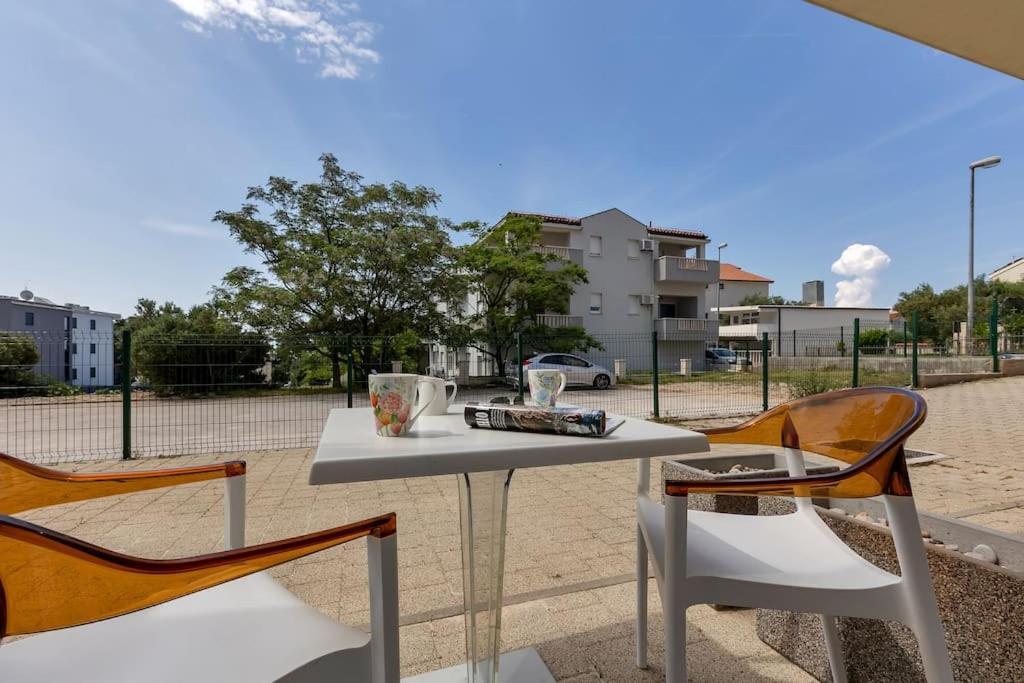 Brotis - Studioapartment - Makarska Exklusiv Promajna Buitenkant foto