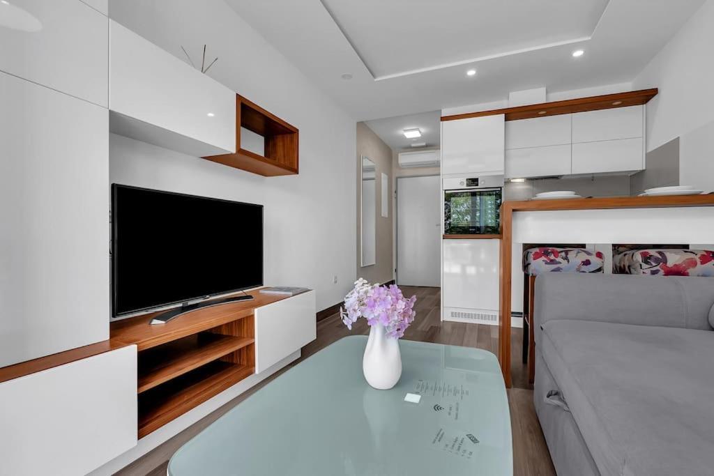 Brotis - Studioapartment - Makarska Exklusiv Promajna Buitenkant foto